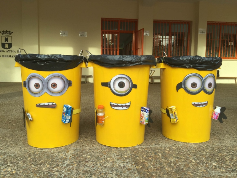 C.E.I.P. Nª Sª del Amparo. Dos Hermanas: Los minions y el reciclado
