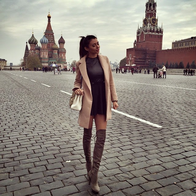 Девушка на красной площади