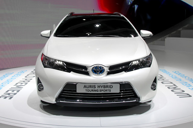 Новая Toyota Auris 2012