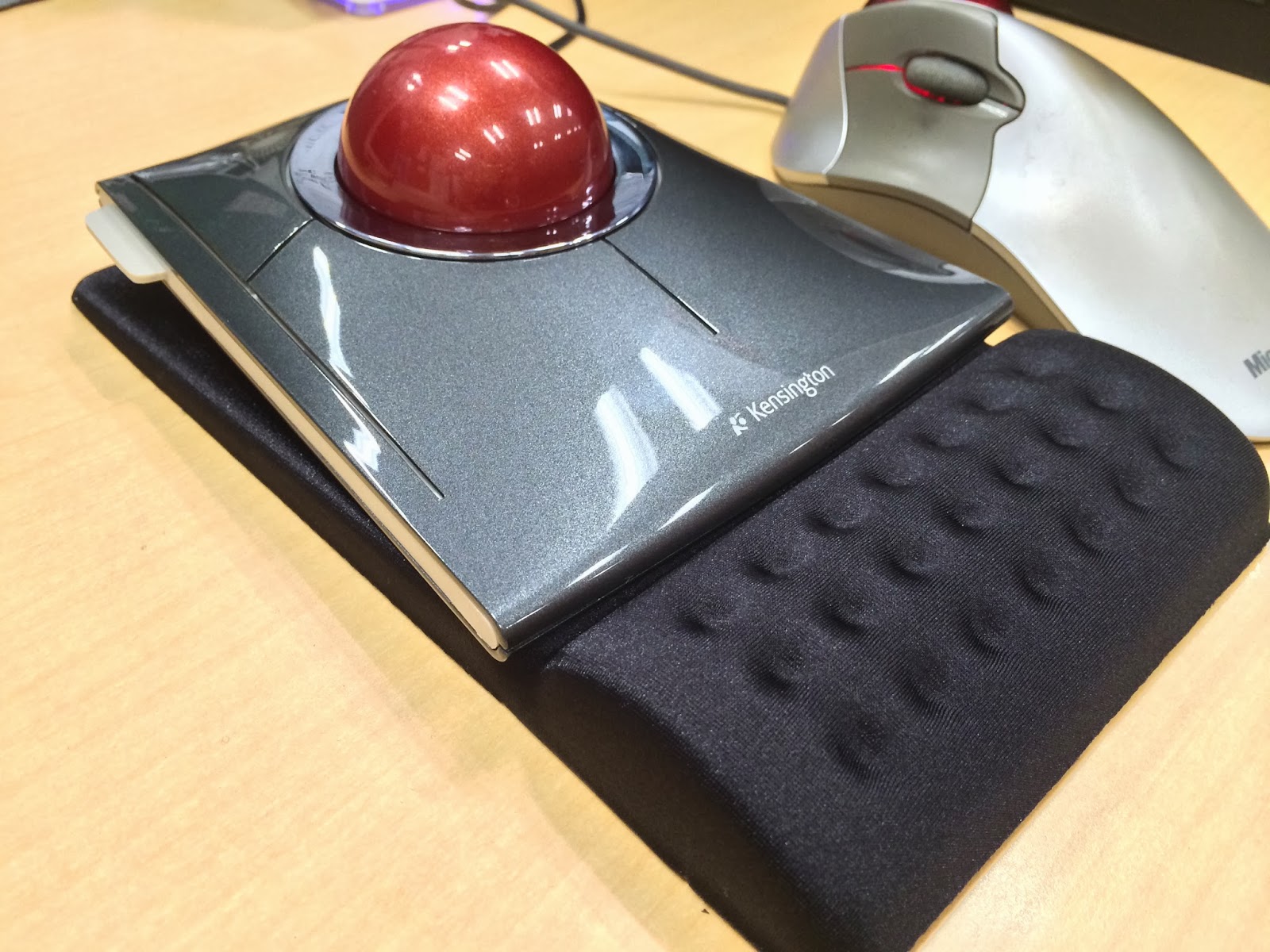 nworld Kensington SlimBlade Trackball 72327