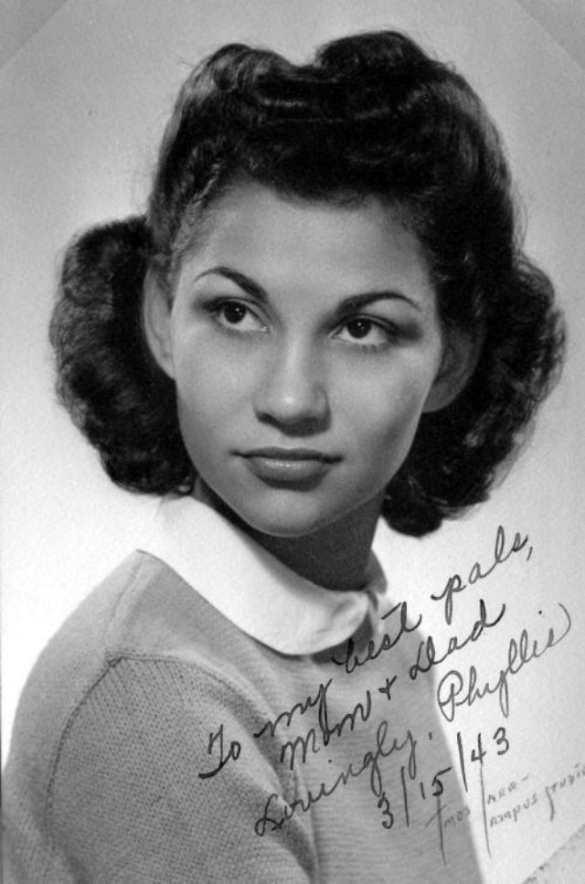 The 1940s Hairstyles The Unique Hairdos That Women Should Try Once At  the-1940s-hairstyles-the-unique-hairdos-that-women-should-try-once-at