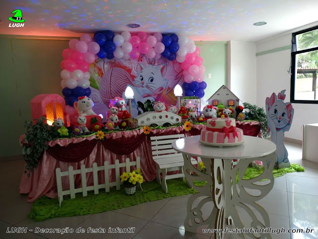 Gata Marie - Decoração tradicional luxo para festa de meninas Decoração de festa infantil tema da Gata Marie para aniversário de meninas realizado na Barra da Tijuca - RJ