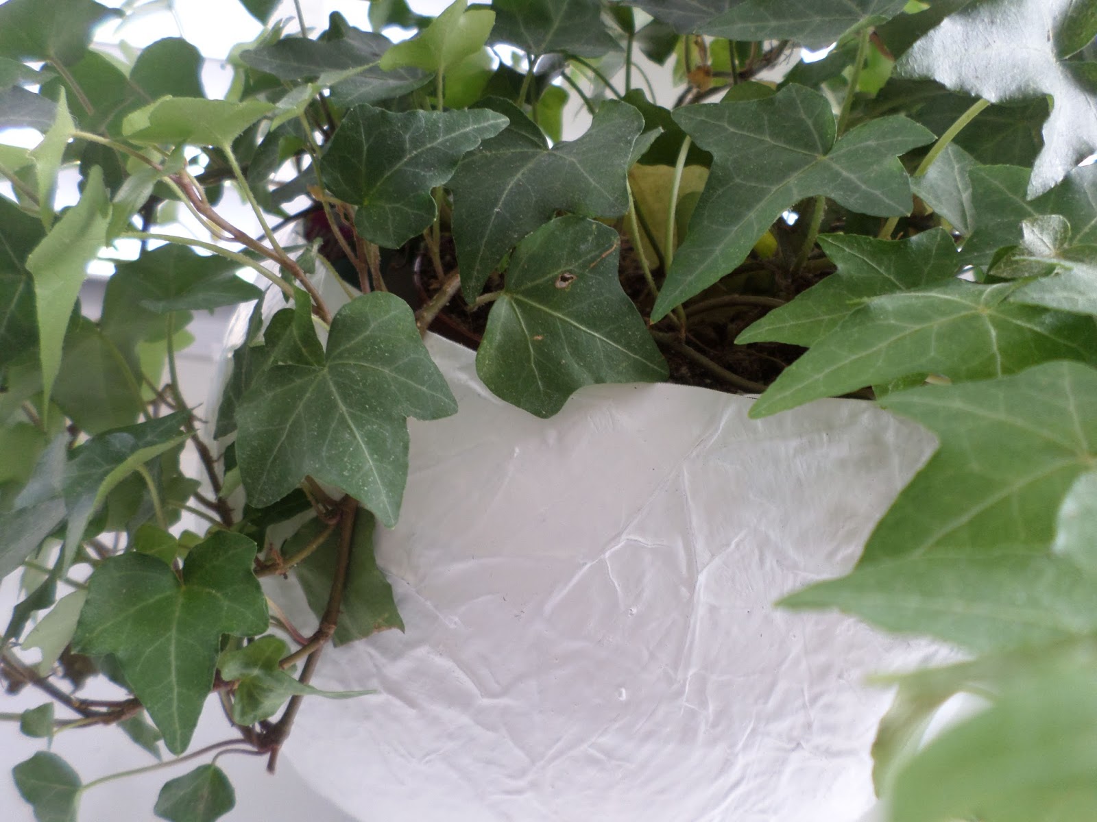 Getuigen bevestig alstublieft gedragen DIY 'bloempot' van papier maché - Juudithhome- interieur & styling