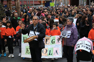 Manifestación de las comunidades educativas de Rontegi y La Milagrosa