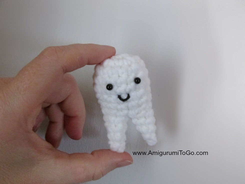 Cute lil' Tooth Crochet Pattern