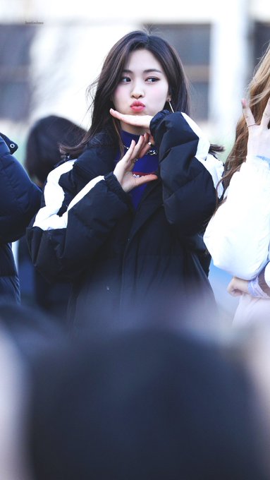 취향저격하던 날의 있지 ITZY 류진 분위기 모음.jpgif | 인스티즈