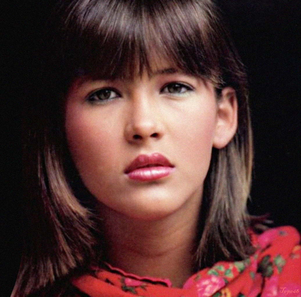 Young Celebrity Photo Gallery: Young Sophie Marceau Photos - Beautiful ...