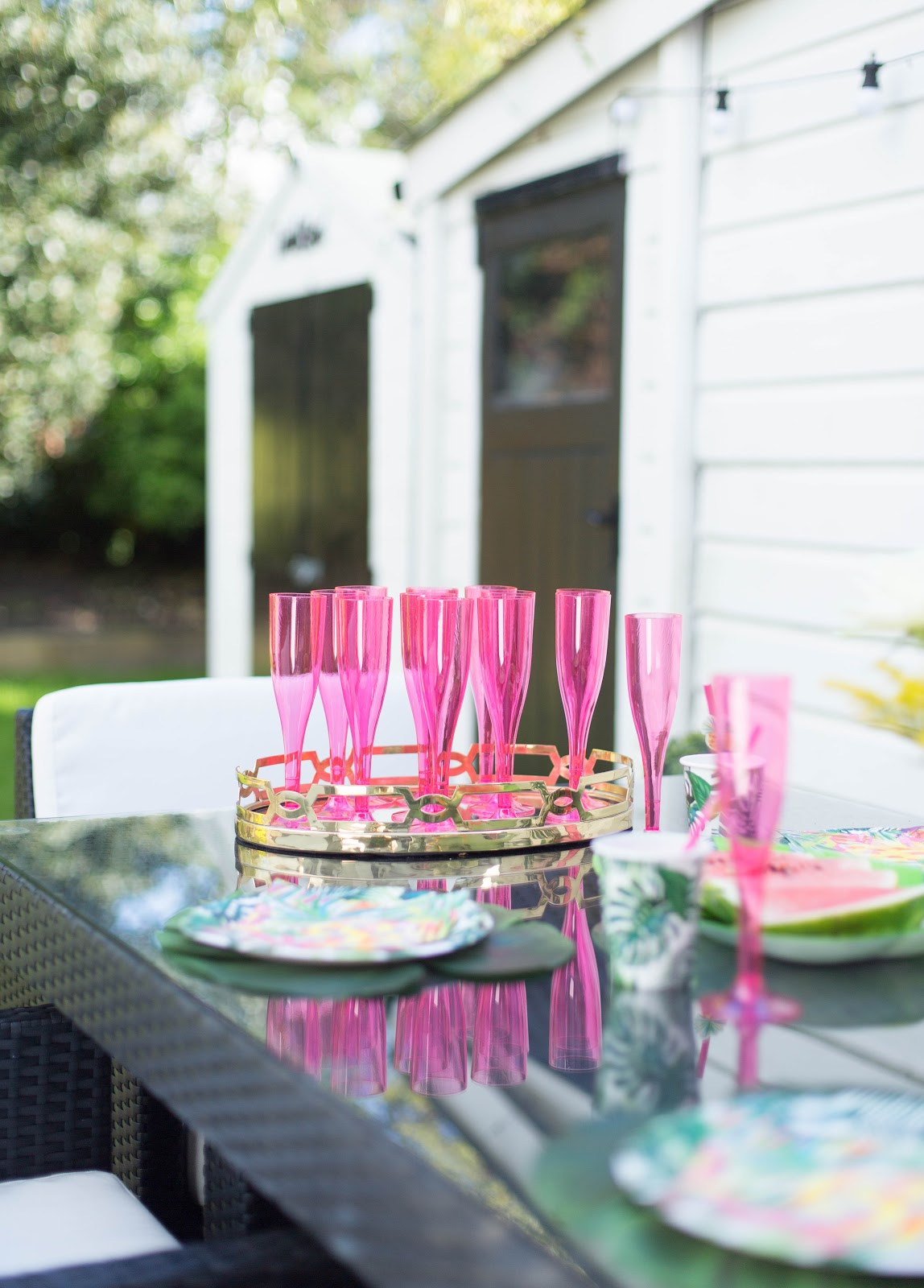 HOW TO THROW A TROPICAL GARDEN PARTY Finnterior Designer