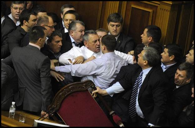 pergaduhan ahli parlimen di ukraine