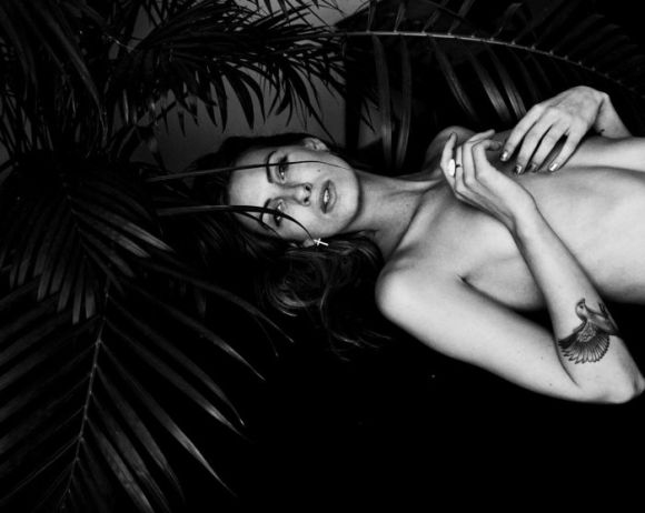 Dominique Ter Mors modelo fotografia preto e branco peitos seminua Ilja Keizer For C Heads Magazine