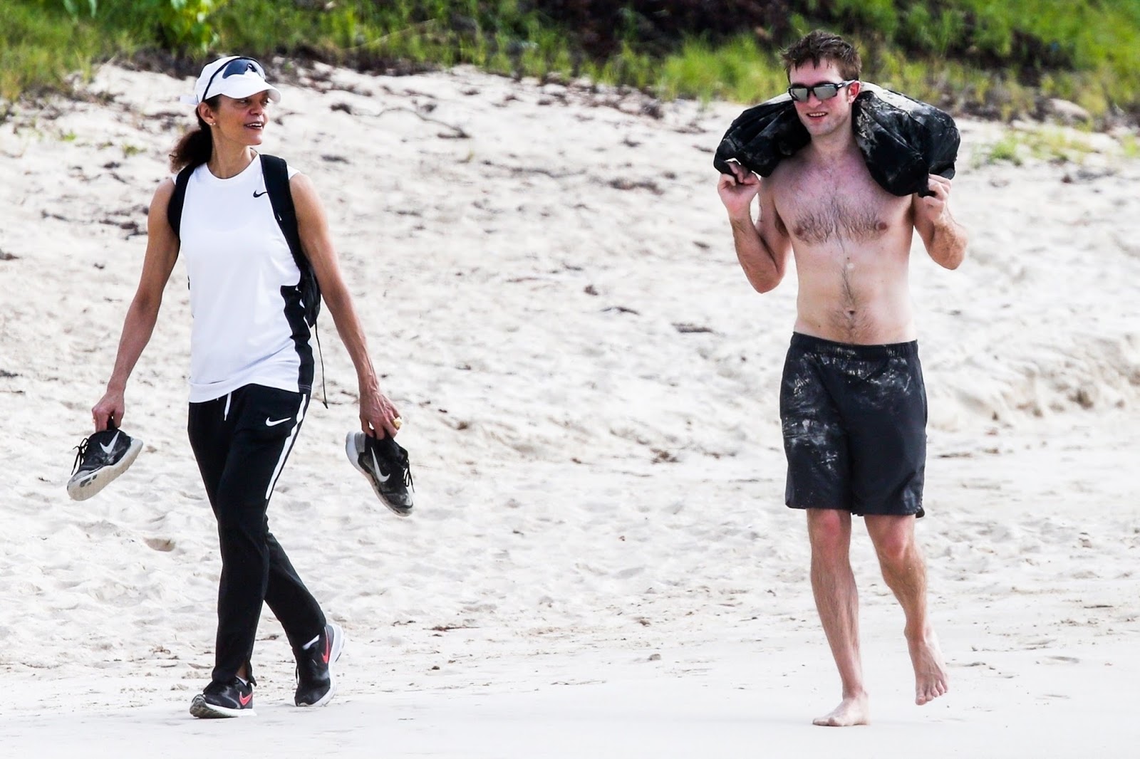 Роберт паттинсон на пляже