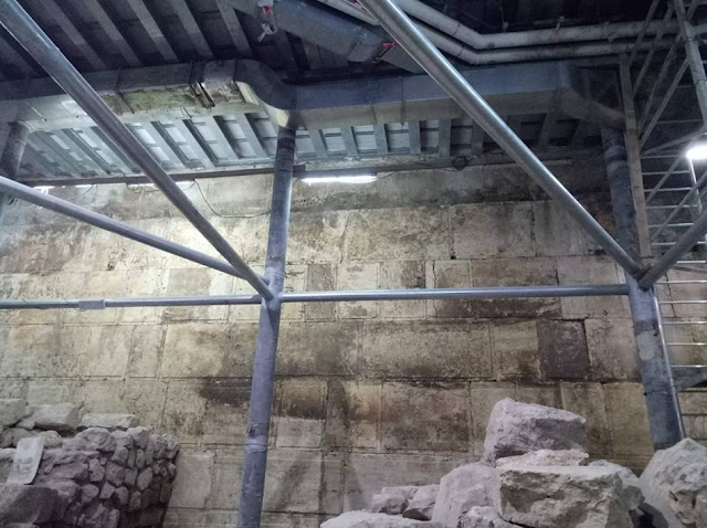 Y a-t-il de nouvelles découvertes secrètes sous le mur du Kottel ? Y a-t-il de nouvelles découvertes secrètes sous le mur du Kottel ? - Infos-Israel.News