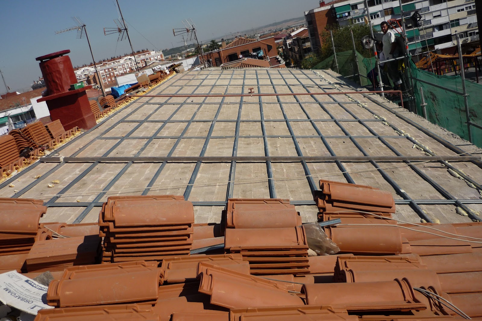 REHABILITACIÓN DE EDIFICIOS EN GETAFE: REFORMA TEJADO EN TEJA