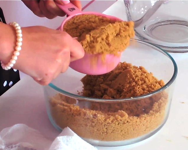 {VIDEO} How To Soften & Properly Measure Brown Sugar Baking 101