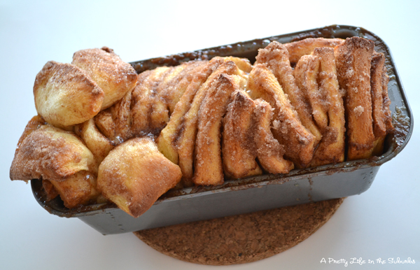 Cinnamon Sugar Pull-Apart Bread {A Pretty Life}