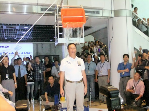 回應雷軍  郭董也濕了