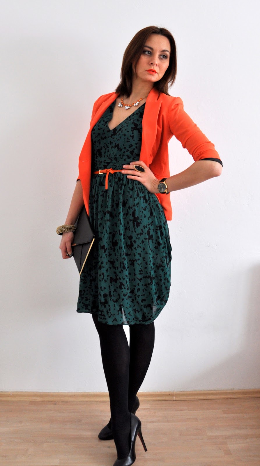 Nuras - Fashionstyle: Outfit: Orange Blazer