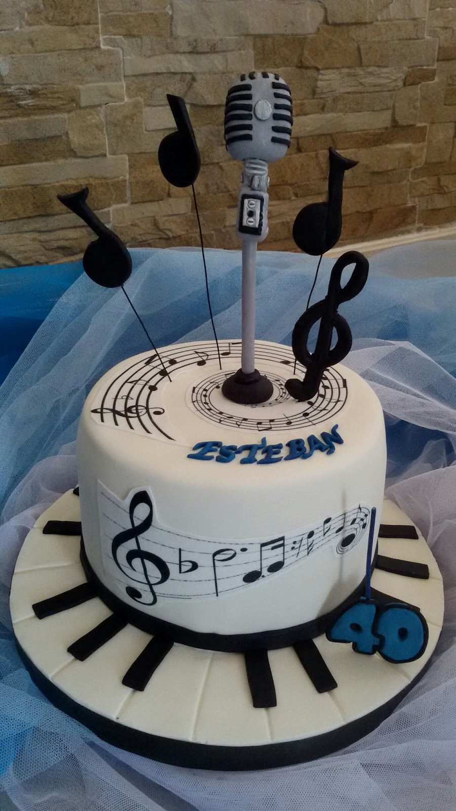 Pasteles Isabella TARTA MUSICAL.