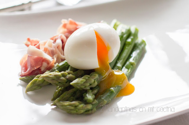 Espárragos verdes huevos mollets. Cómo preparar unos mollets perfectos