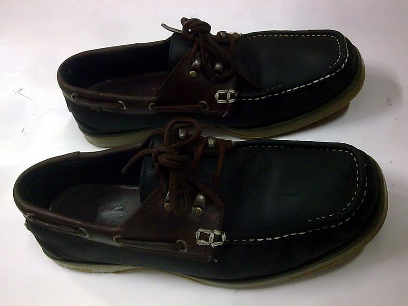 MARK AND SPENCER BOAT SHOES SIZE 8.5 (SOLD) different class bundle