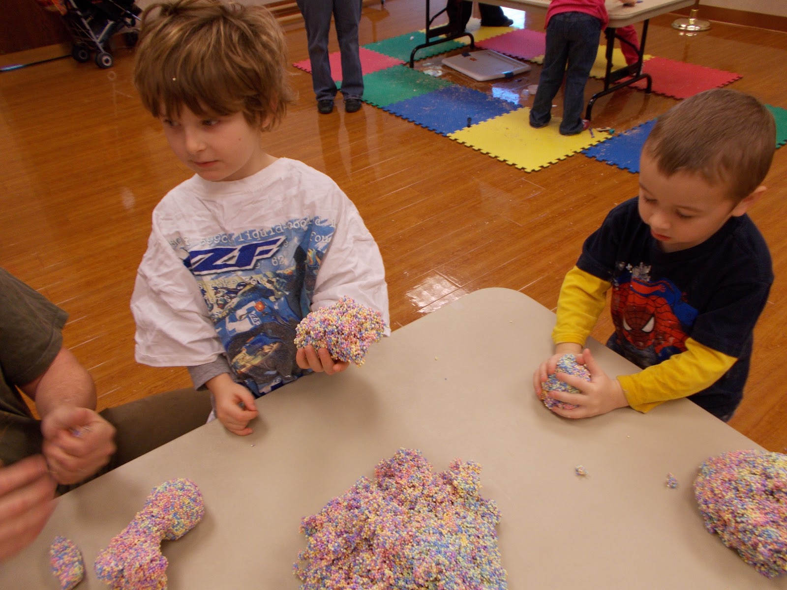 Neverlandarling: Messy Learning Lab: Rainbow Floam and Rice