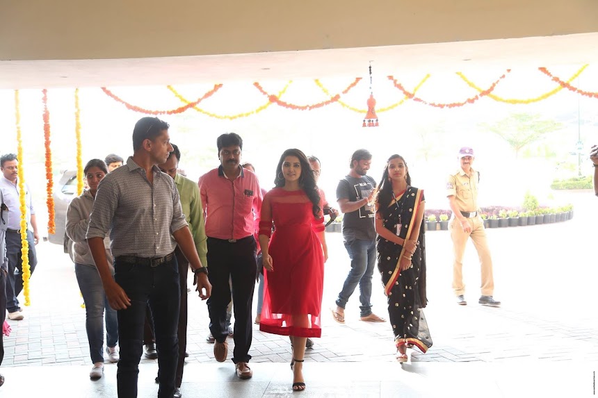 Anupama Parameswaran wearing Asmitha & Madhulatha outfit at Wonderla Hyderabad