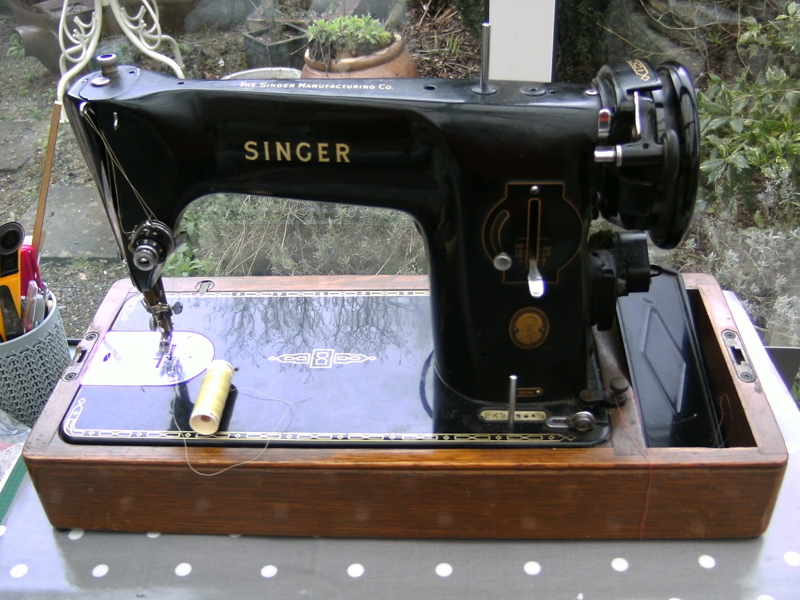 Granny's Button Box Singer Sewing Machine 201K Refurbishment & Service