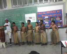 Apresentação do maculelê  dos alunos da Escola Leandro Maciel  do evento de emancipação