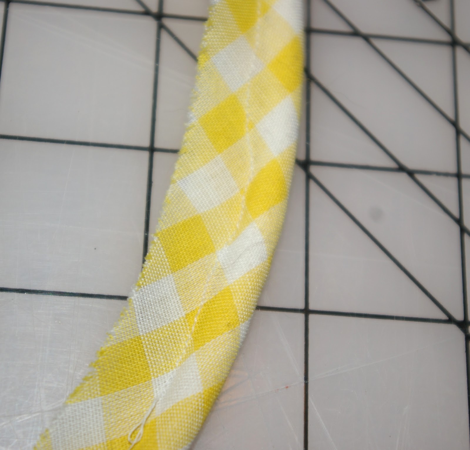 Eye Spy DIY! Pillow Cover Tutorial Part 1Piping