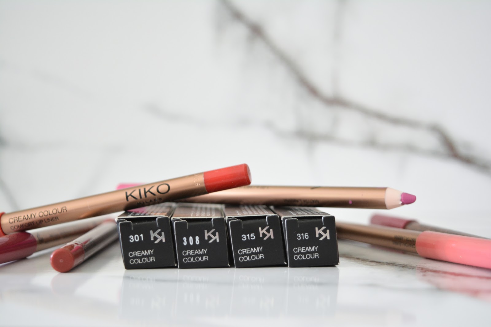 Kiko Creamy Colour Comfort Lip Liner 2 Pink Ivory Makeup
