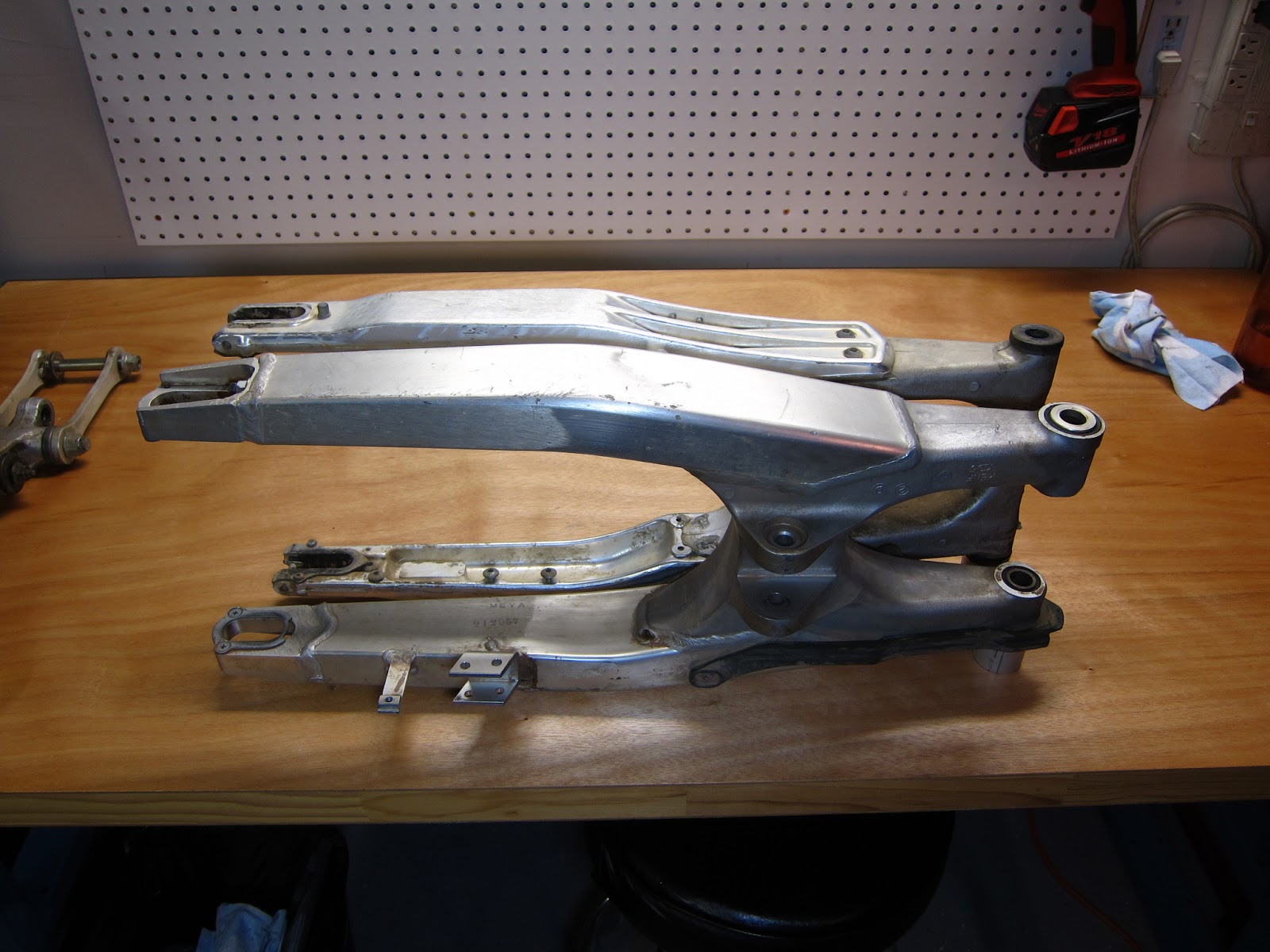 Tiny War Machine Sizing Up The Swingarm Options