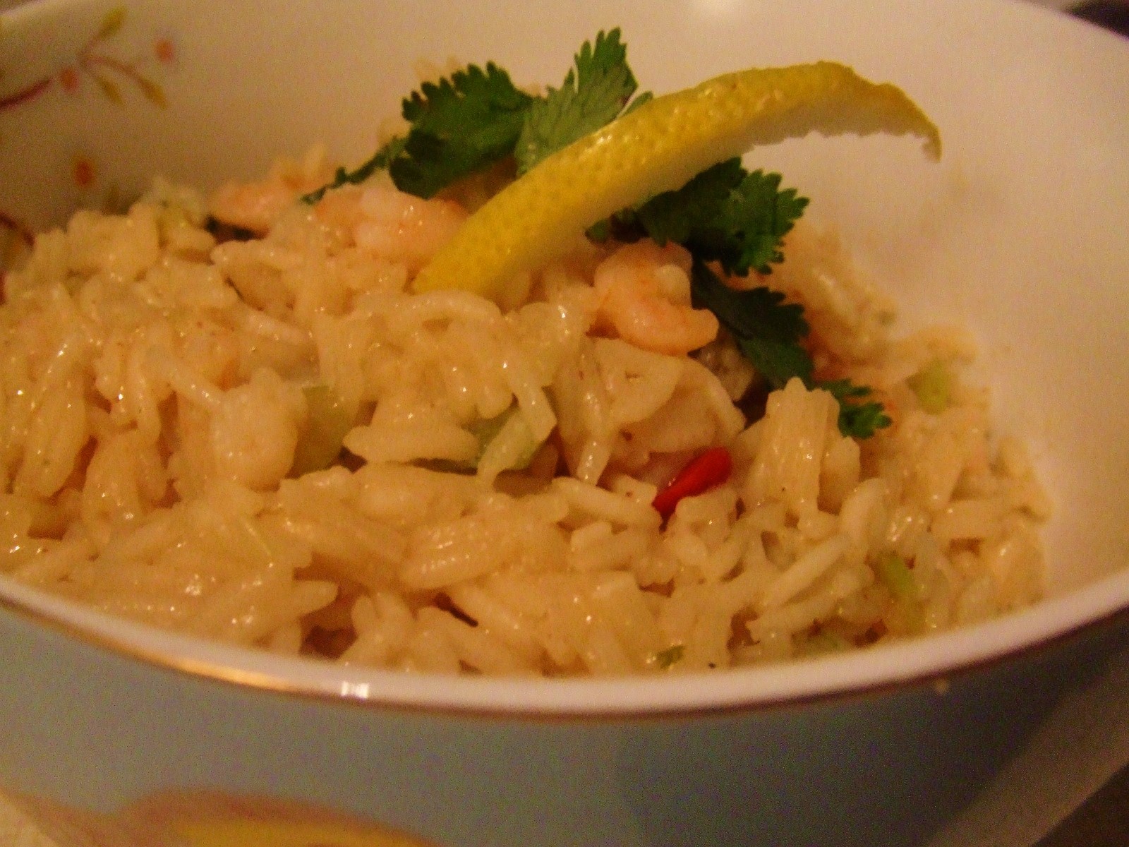Linke Masche n.e.V.: Kokos-Krabben-Reis mit Zitrone und Koriander