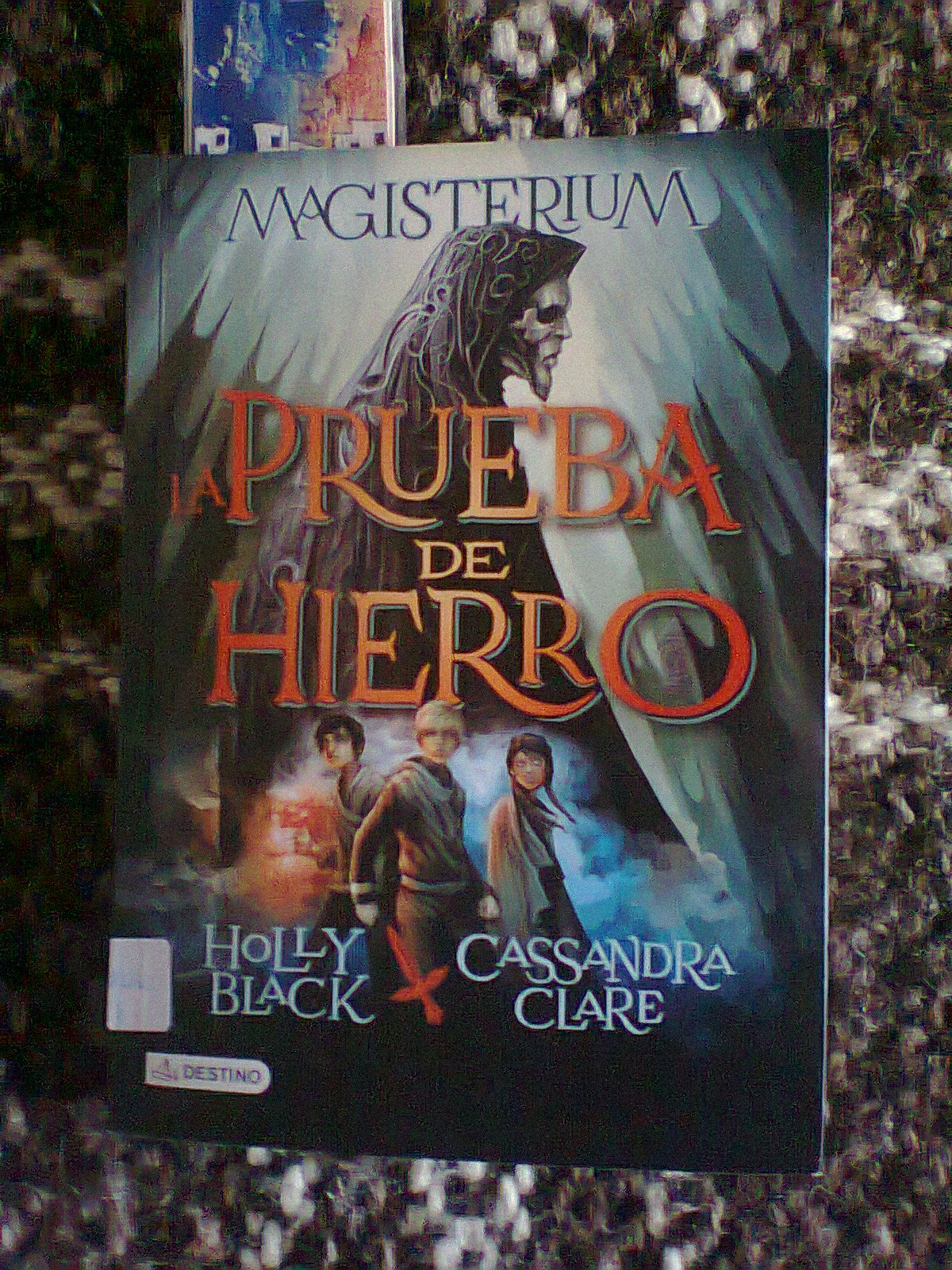 Reseña "La prueba de hierro", de Cassandra Clare y Holly Black Escuelas de magia contra el