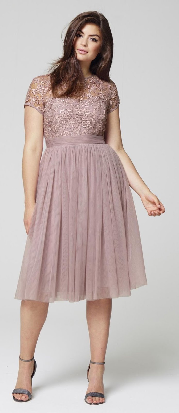 Vestidos De Madrina Para Gorditas 13 Hermosos Looks Juveniles Somos Novias