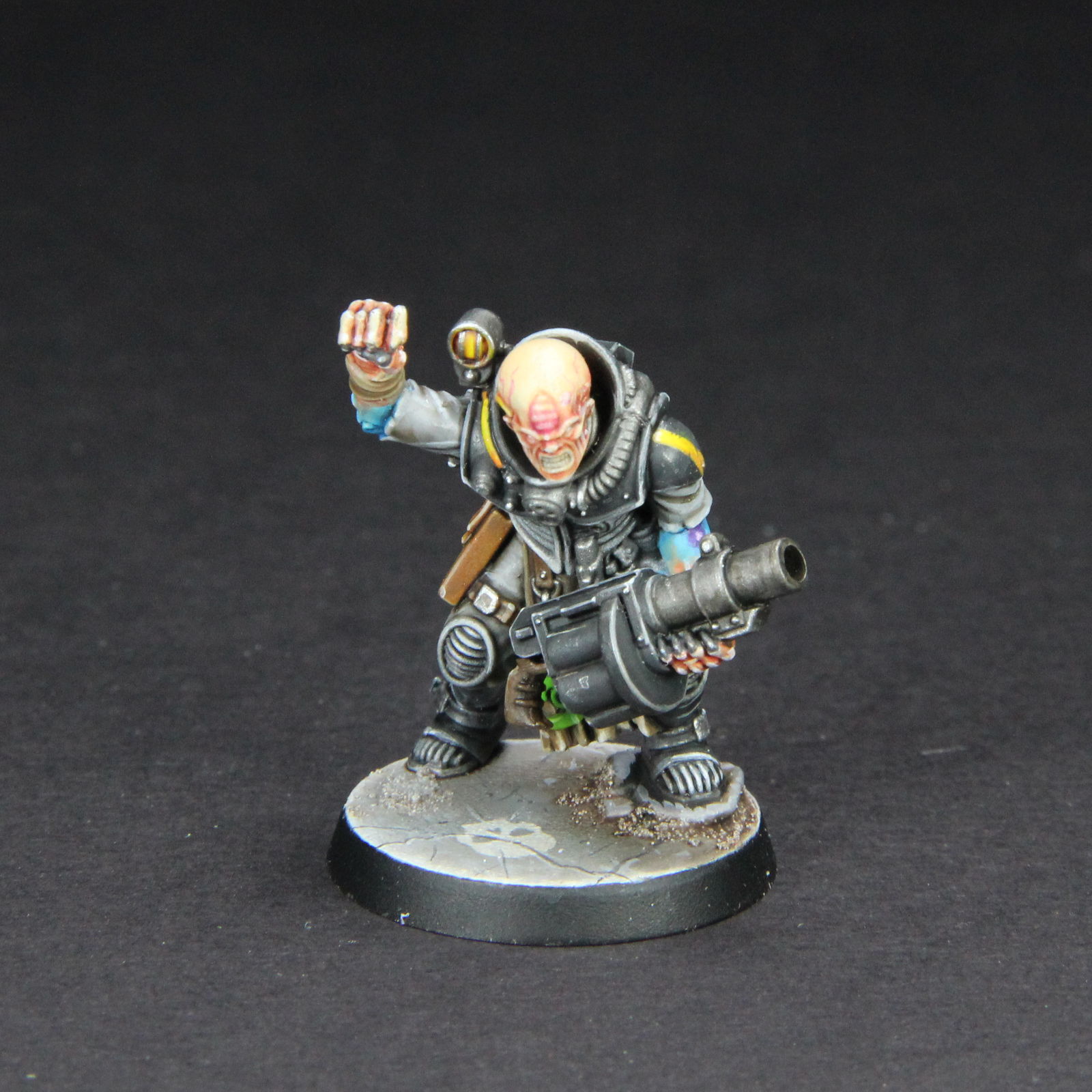 Commissar for Genestealer Cult or Imperial Guard with needle pistol Stukoff