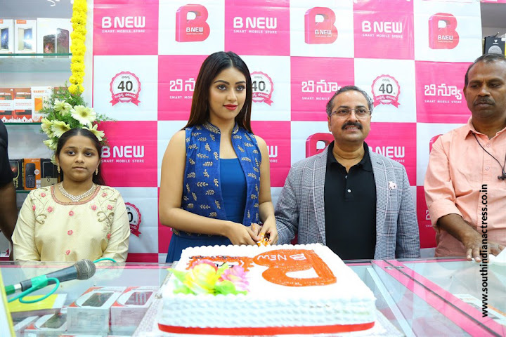 Anu Emmanuel launches B New Mobile Store at Bapatla