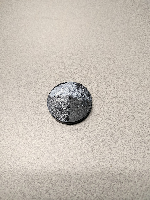 4 different forms of powder Miniature Base used as test piece for powder application