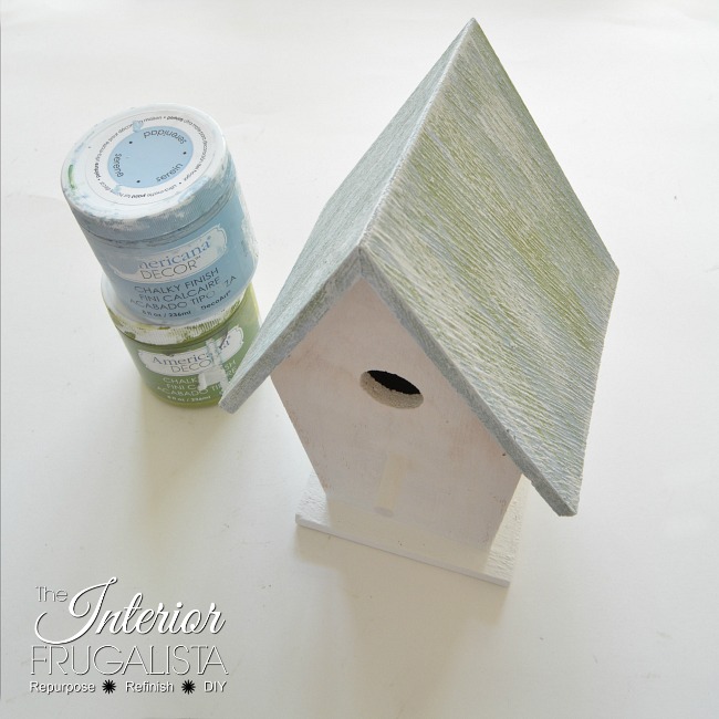 How to decoupage dollar store birdhouses with paper napkins and repurpose mini chalkboard signs for the pedestal base. Budget spring/summer decor idea.