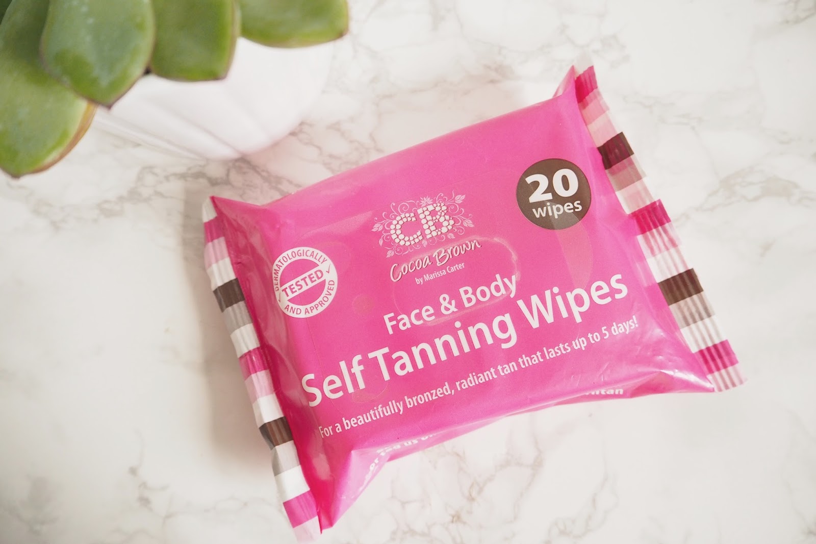 Cocoa Brown Self Tanning Wipes Review a little pop of coral.
