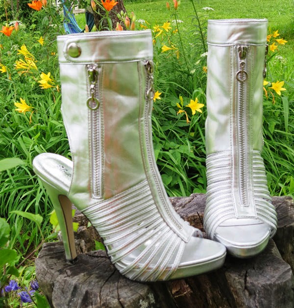 Silver high heels hopeiset nilkkurit anle boots #shoesoftheday #shoesday