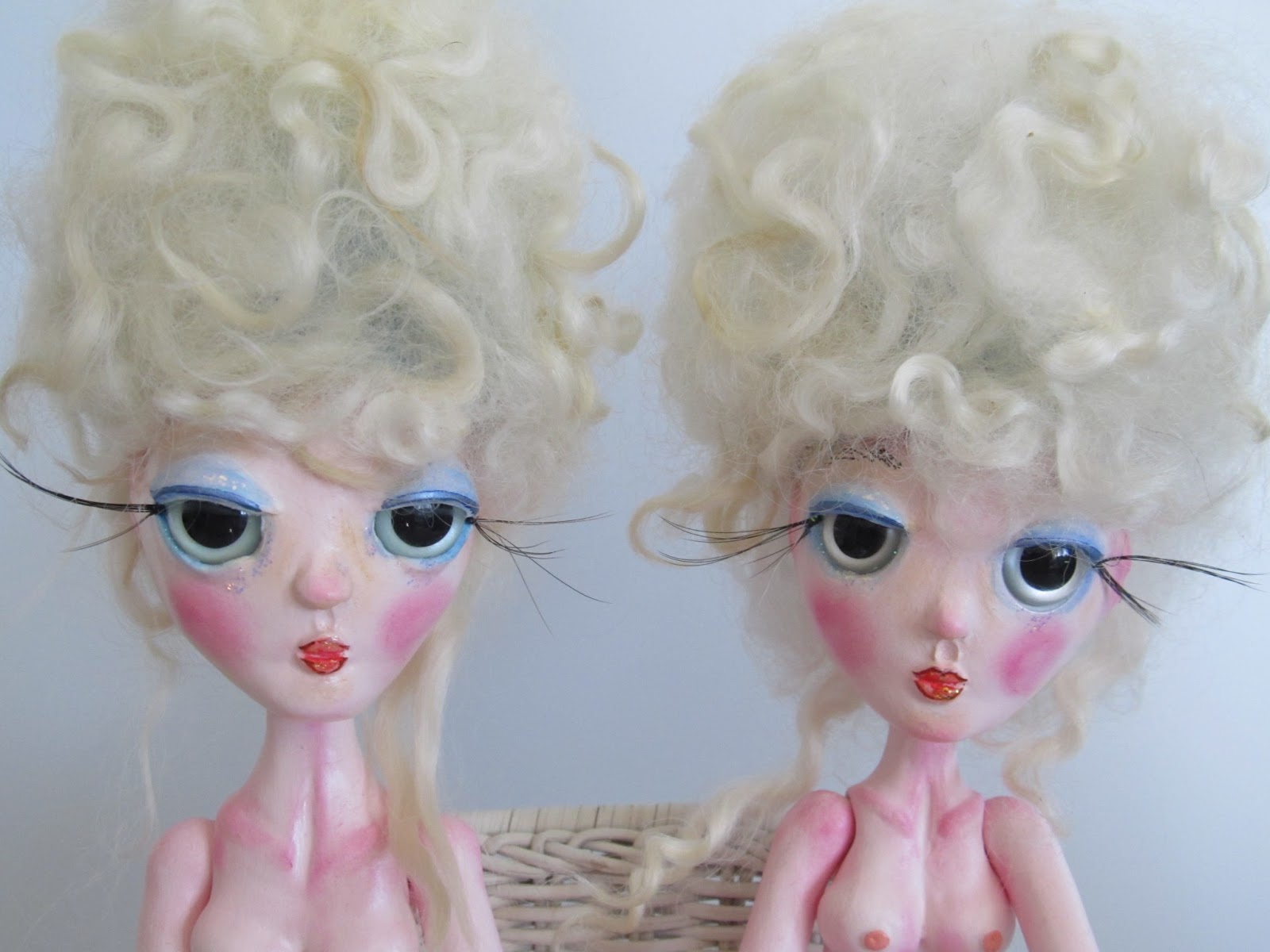 KAERIE FAERIE CREATING POWDER PUFF HAIRDOS