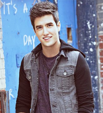 Music Sounds Better With You~: [SPAZZ] HAPPY 23RD BIRTHDAY LOGAN! ♥
