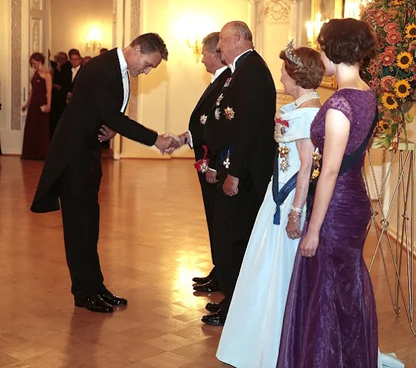 State visit of the King Harald and Queen Sonja in Finland, President Sauli Niinistö and his wife Jenni Haukio, Pearl brecelet, Pearl earrings, pearls necklace, gala dinner wore dress, gown, style