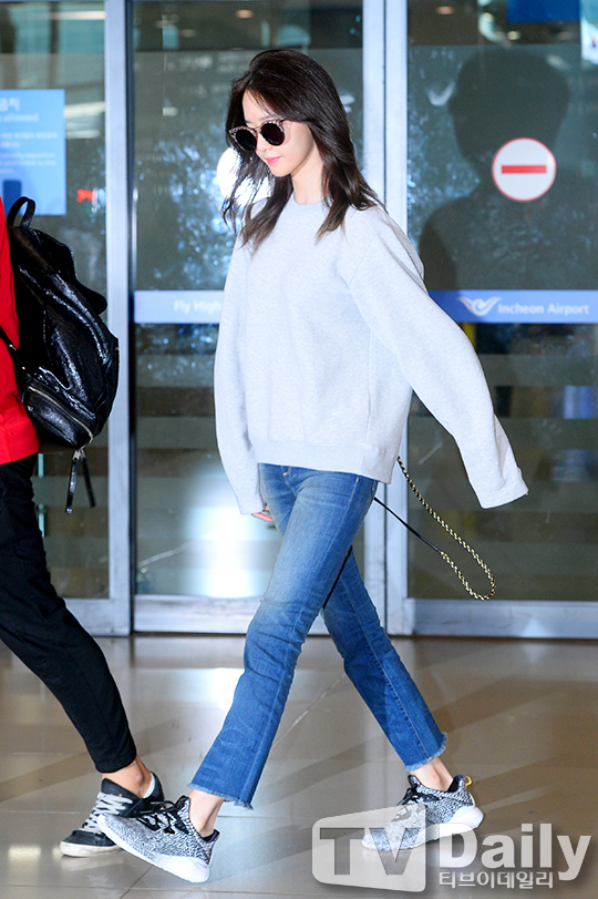 SNSD's YoonA is back from Barcelona - Wonderful Generation