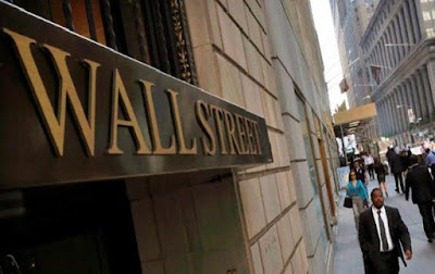 Investor Beralih Ke Suku Bunga Saat Wall Street Terus Menurun