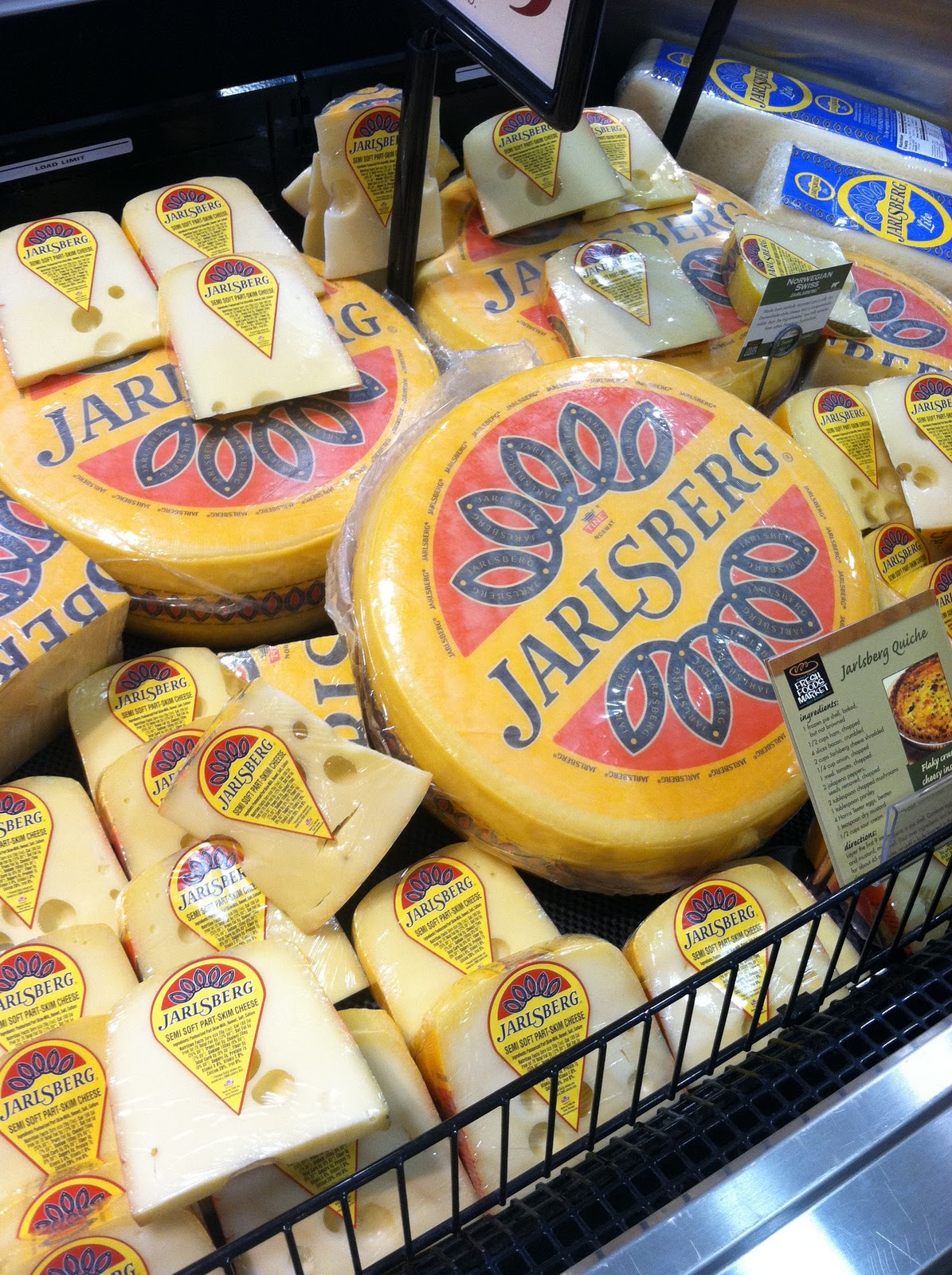 A Bowl of Creativity Jarlsberg Mac and Cheese with Cracker Topping