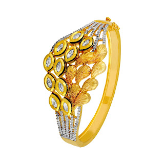 Make a royal statement with a festive range of jewellery by Izaara Make a royal statement with a festive range of jewellery by Izaara