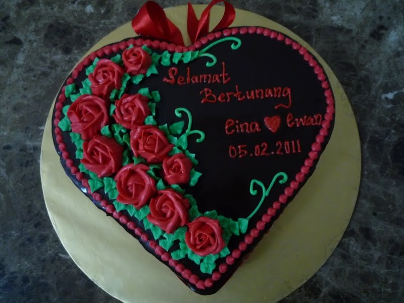~Liza's Yummy Cakes~: Kek tunang bentuk love