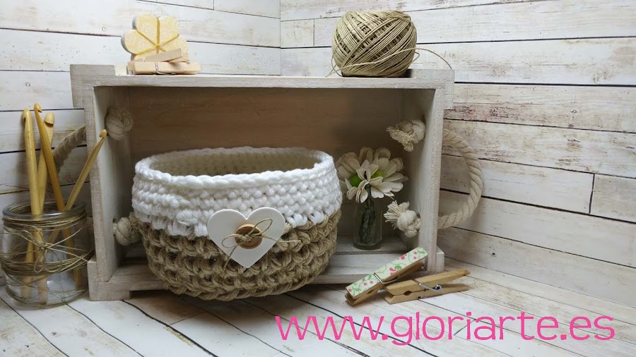 decoracion con cesto de crochet