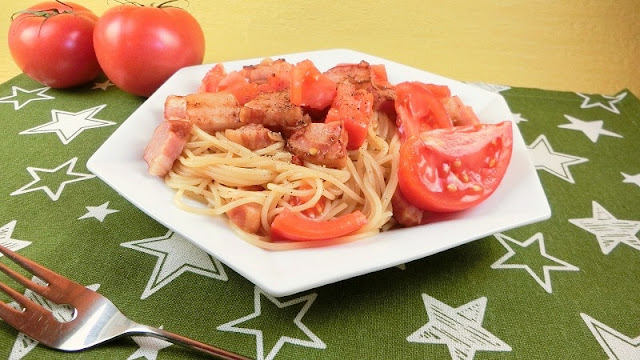 フレッシュトマトと香るにんにくのパスタ・ペペロンチーノの作り方